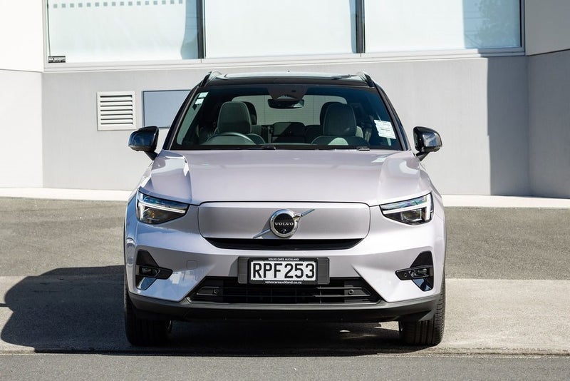 2026 Volvo EX40 Ultra Twin Motor AWD image 3