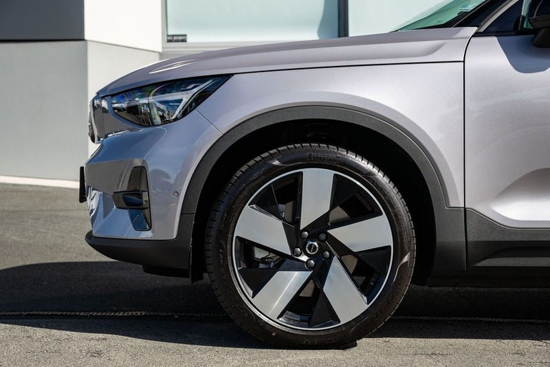 2026 Volvo EX40 Ultra Twin Motor AWD image 4