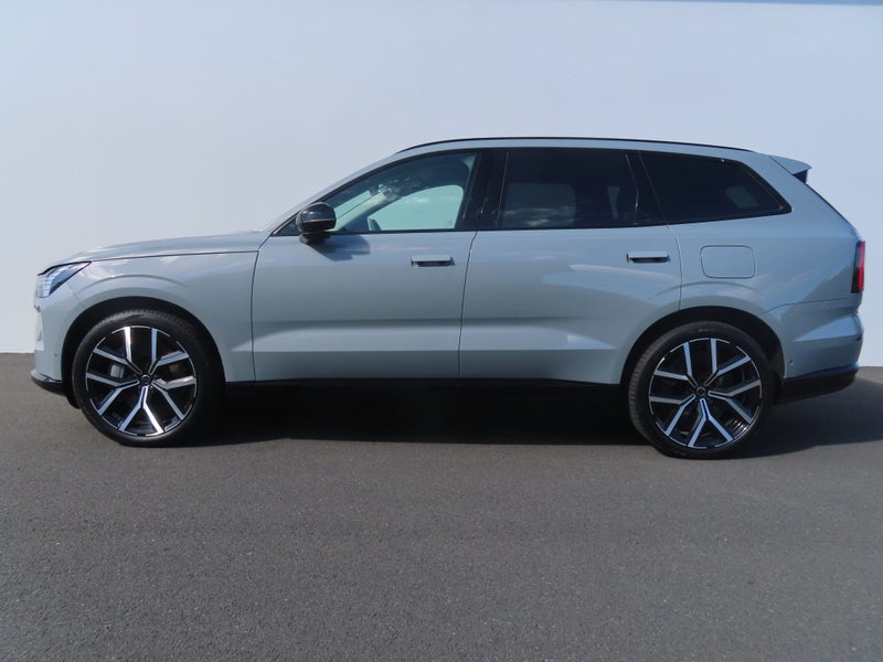 2026 Volvo EX90 Ultra Twin Motor Performance image 3