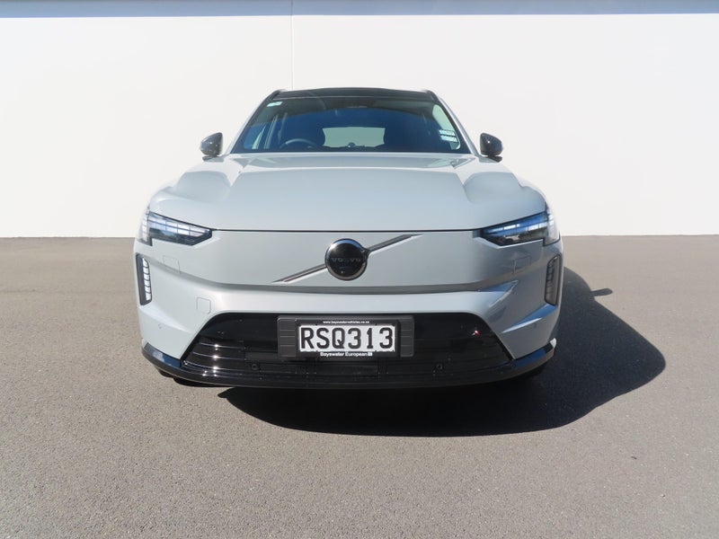 2026 Volvo EX90 Ultra Twin Motor Performance image 4