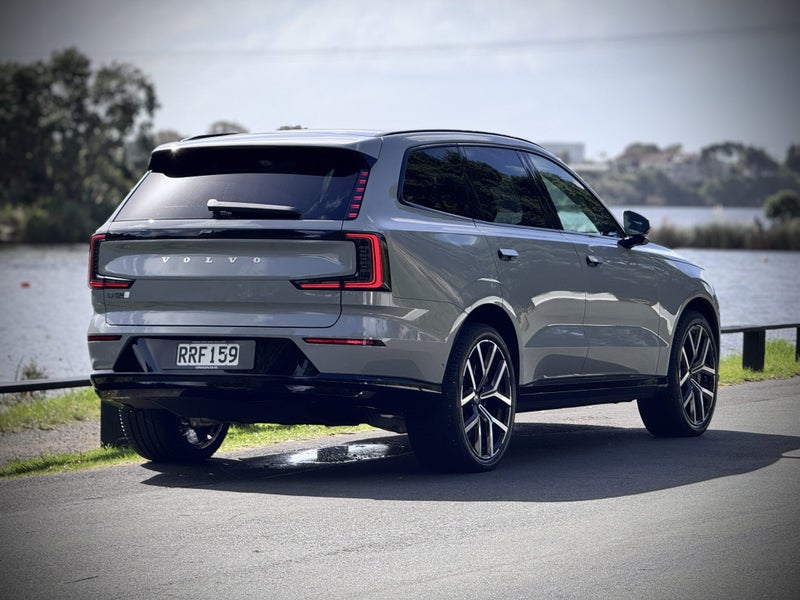 2026 Volvo EX90 Ultra Twin Motor Performance image 5