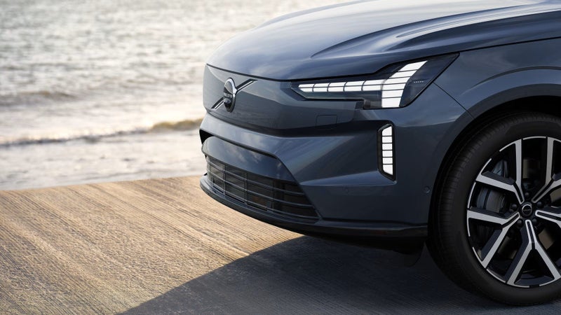 2026 Volvo EX90 Ultra Twin Motor Performance image 2