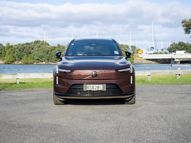 2026 Volvo EX90 ULTRA Twin Motor Performance image 2