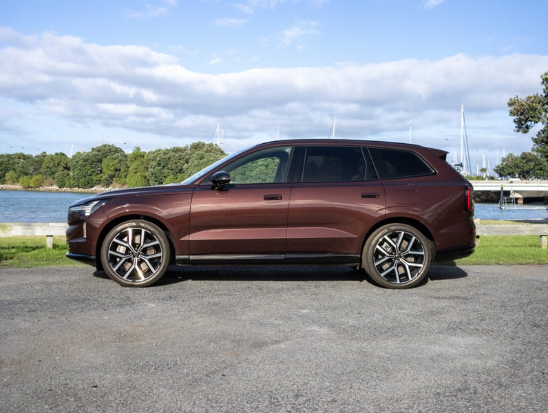 2026 Volvo EX90 ULTRA Twin Motor Performance image 4