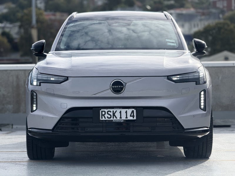 2026 Volvo EX90 Ultra Twin Motor Performance image 3