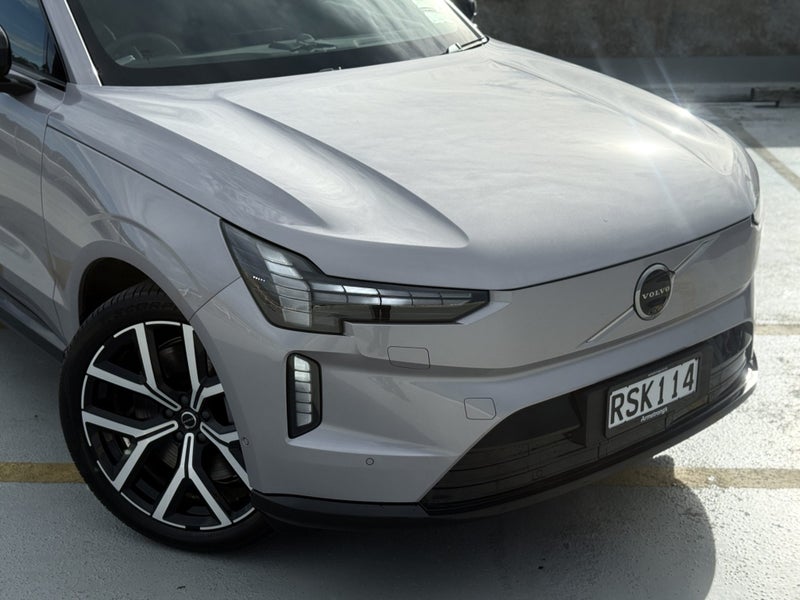 2026 Volvo EX90 Ultra Twin Motor Performance image 5