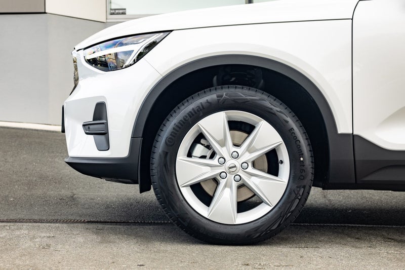 2026 Volvo XC40 B4 FWD Plus image 4
