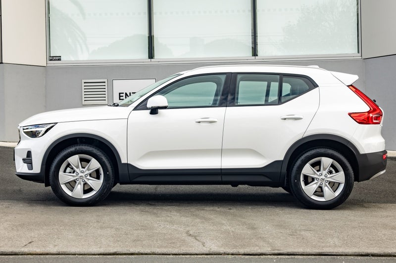 2026 Volvo XC40 B4 FWD Plus image 5