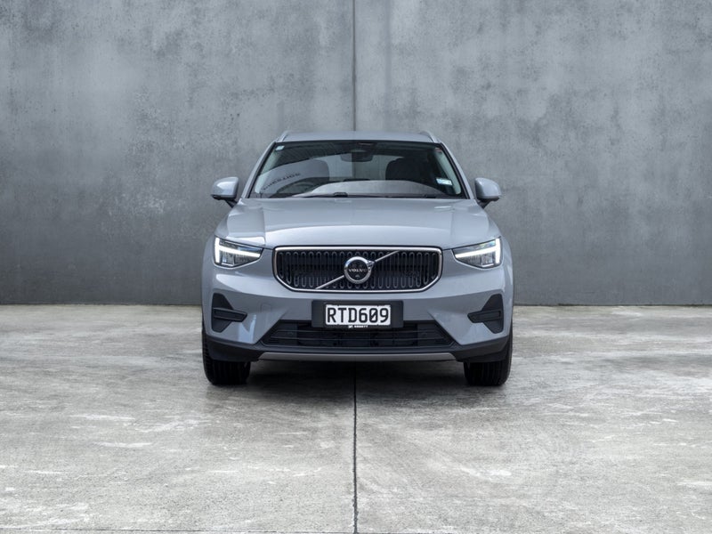 2026 Volvo XC40 B4 FWD PLUS image 2