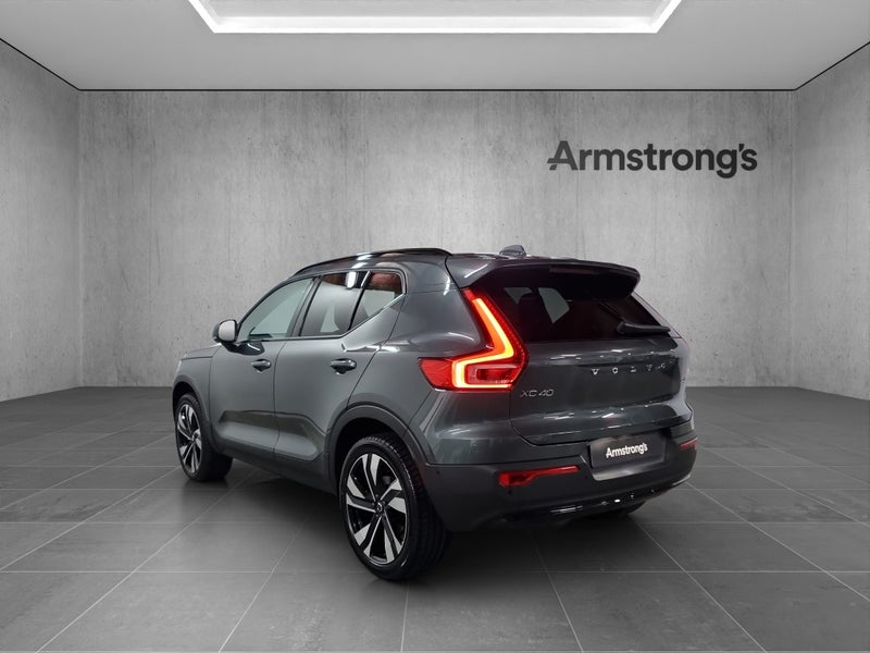 2026 Volvo XC40 B4 Ultra Dark 2.0 AWD image 3