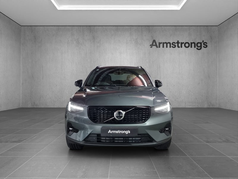 2026 Volvo XC40 B4 Ultra Dark 2.0 AWD image 4