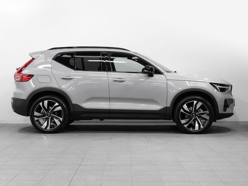 2026 Volvo XC40 B4 Ultra Dark 2L Petrol AWD image 3