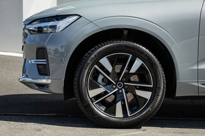 2026 Volvo XC60 B5 AWD Plus image 4