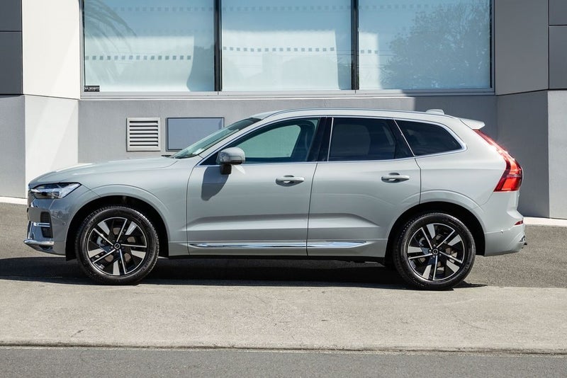 2026 Volvo XC60 B5 AWD Plus image 5