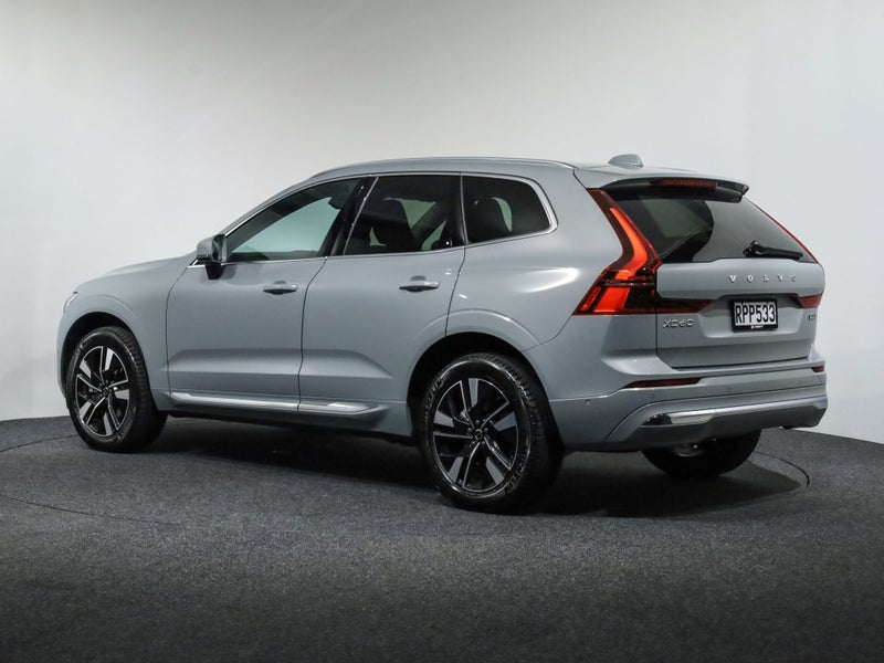 2026 Volvo XC60 B5 AWD PLUS image 2