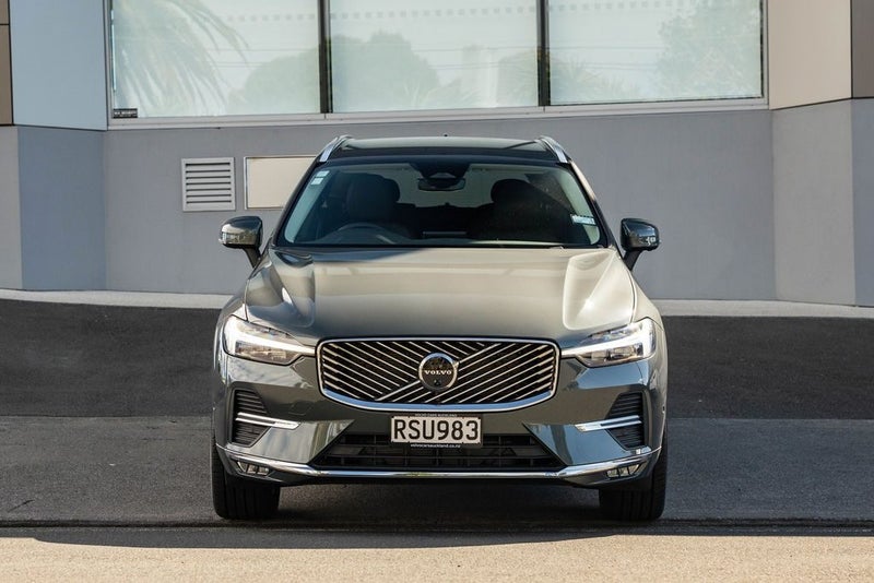 2026 Volvo XC60 B5 AWD Plus image 3