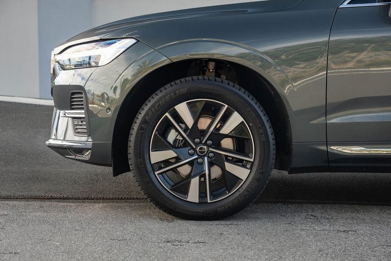 2026 Volvo XC60 B5 AWD Plus image 4