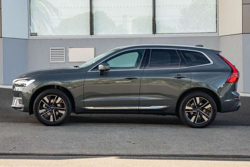 2026 Volvo XC60 B5 AWD Plus image 5