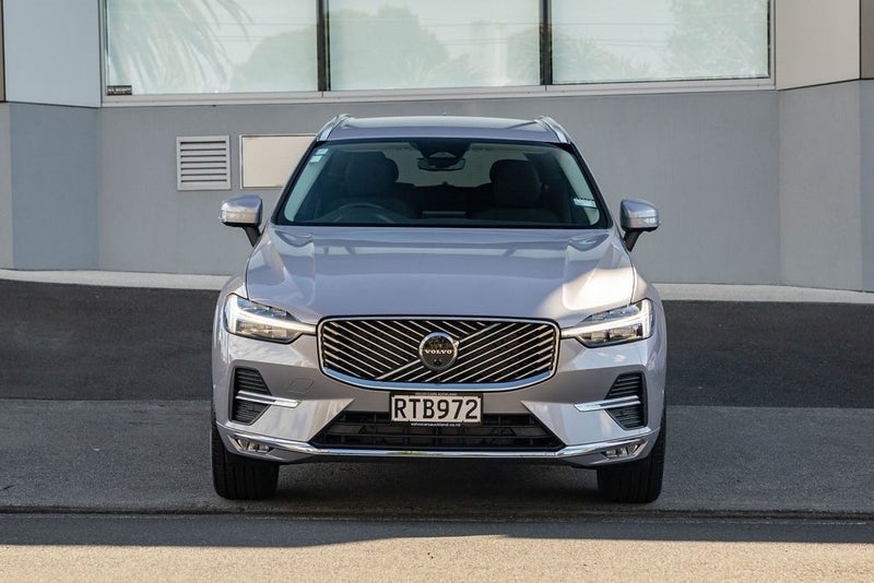 2026 Volvo XC60 B5 AWD Plus image 3