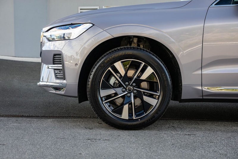 2026 Volvo XC60 B5 AWD Plus image 4