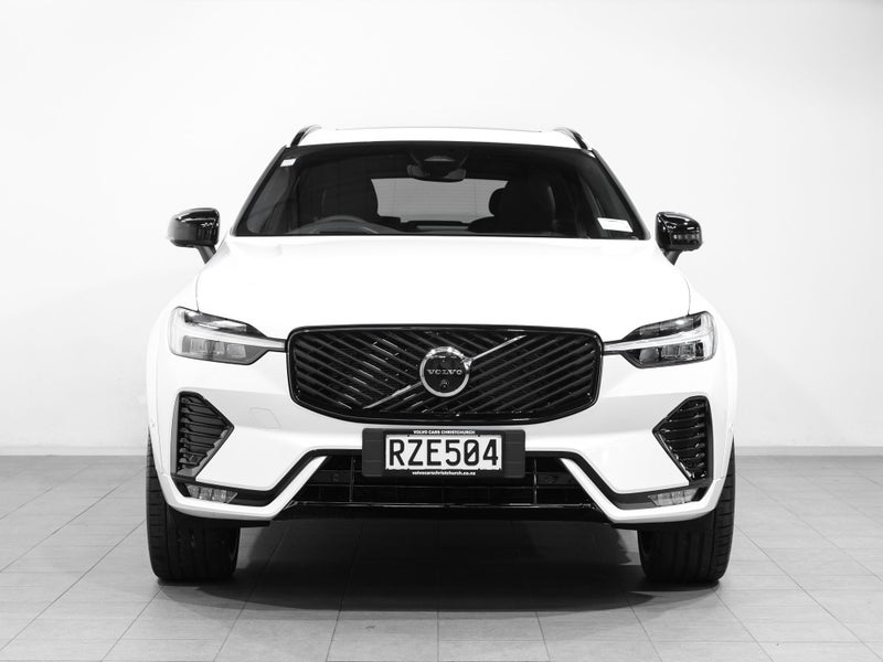 2026 Volvo XC60 B5 AWD Ultra Dark image 2