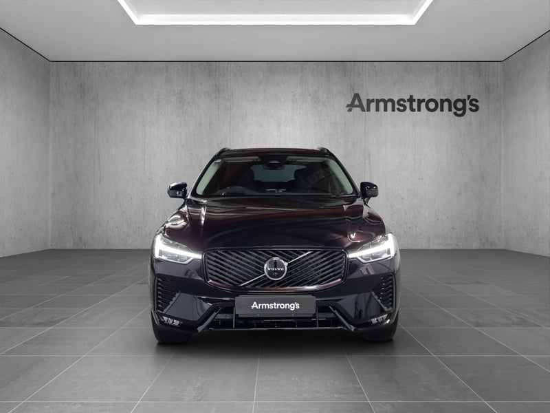 2026 Volvo XC60 B5 Ultra Dark image 4