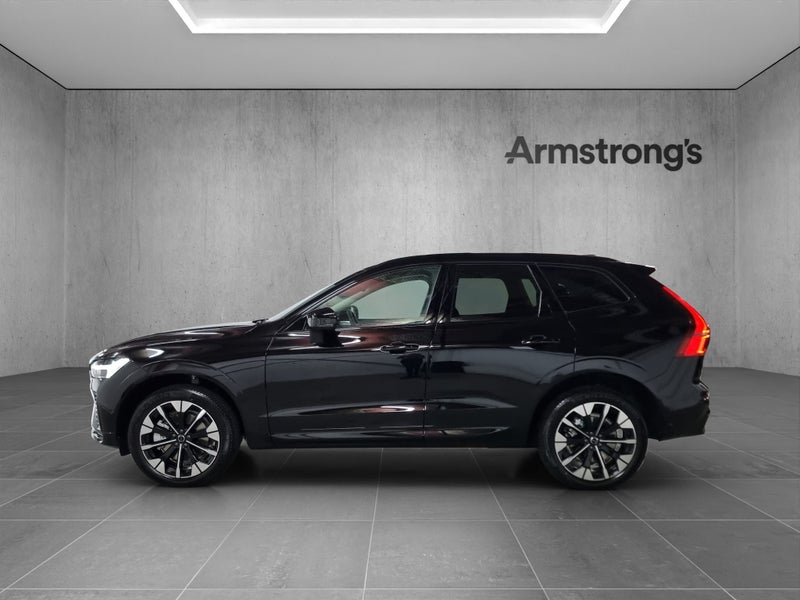 2026 Volvo XC60 B5 Ultra Dark image 5