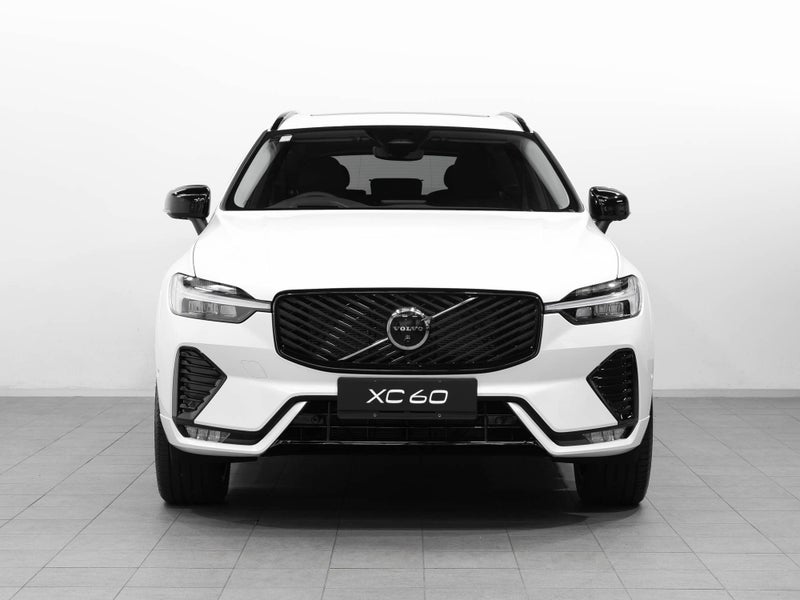 2026 Volvo XC60 B5 Ultra Dark 2L Mild Hybrid AWD image 3