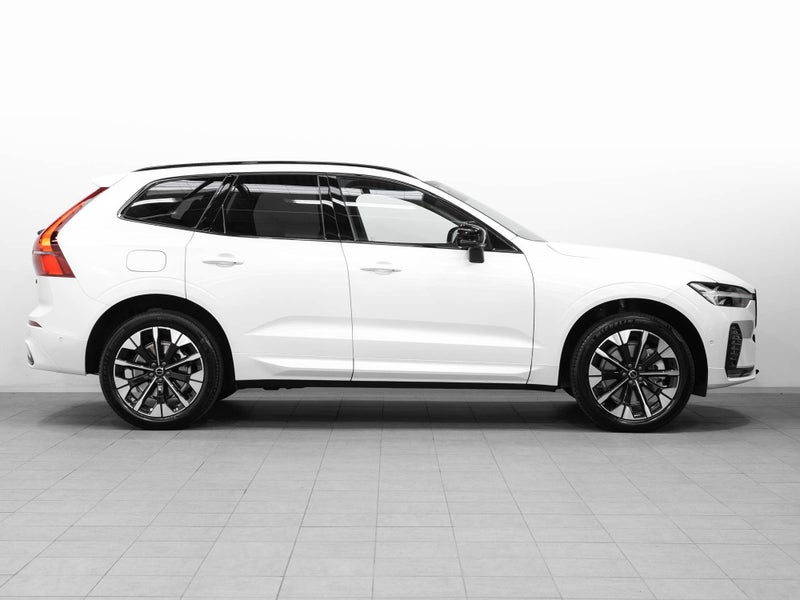 2026 Volvo XC60 B5 Ultra Dark 2L Mild Hybrid AWD image 4