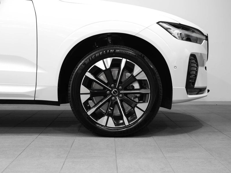 2026 Volvo XC60 B5 Ultra Dark 2L Mild Hybrid AWD image 5