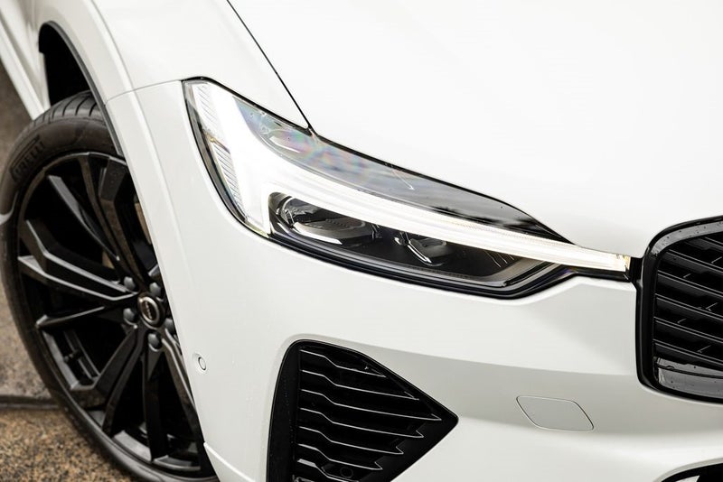 2026 Volvo XC60 T8 Black Edition Plug-in Hybrid image 2