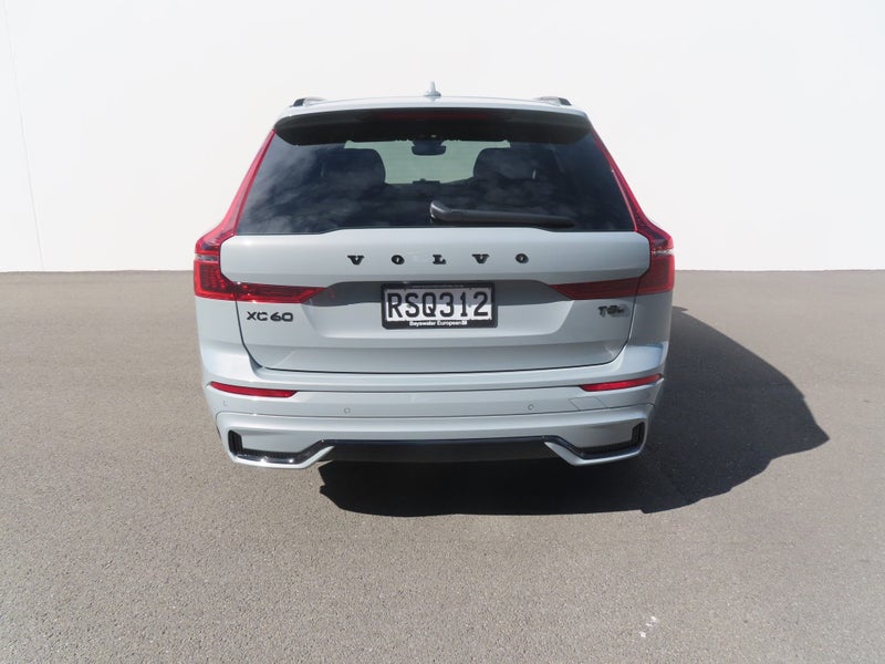 2026 Volvo XC60 T8 Black Edition Plug-In Hybrid image 4