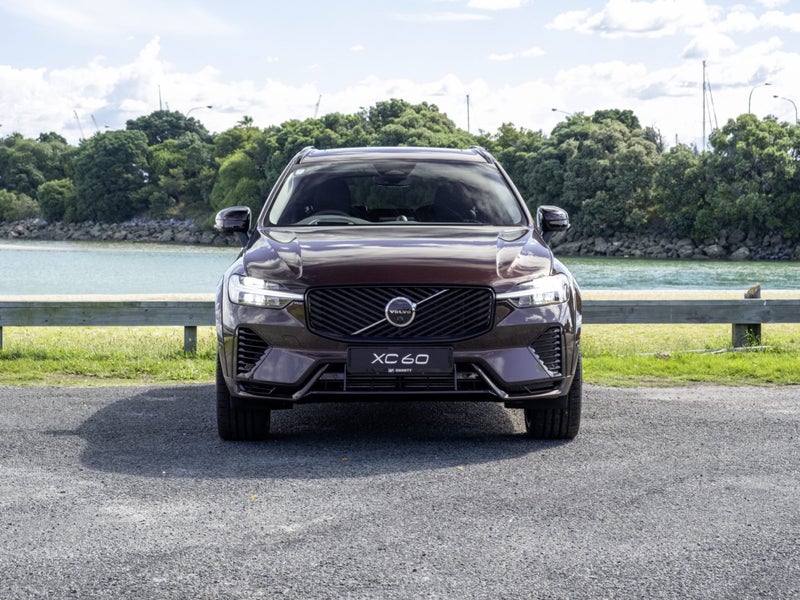 2026 Volvo XC60 T8 ULTRA PHEV image 2