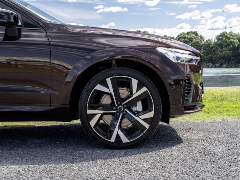 2026 Volvo XC60 T8 ULTRA PHEV image 4