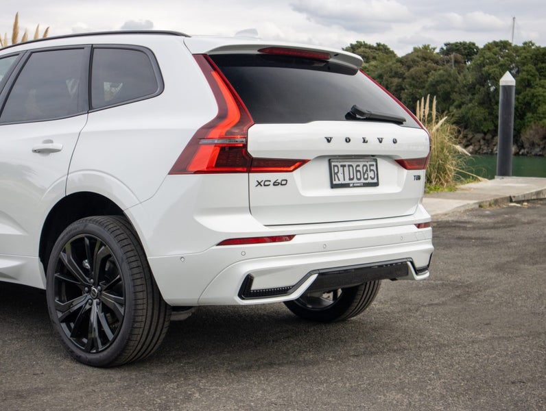 2026 Volvo XC60 T8 ULTRA PHEV image 4