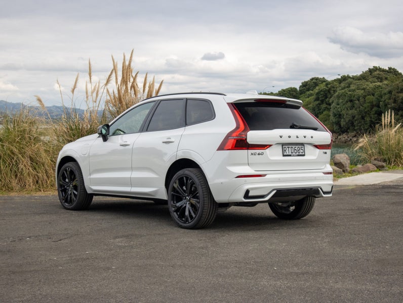 2026 Volvo XC60 T8 ULTRA PHEV image 5