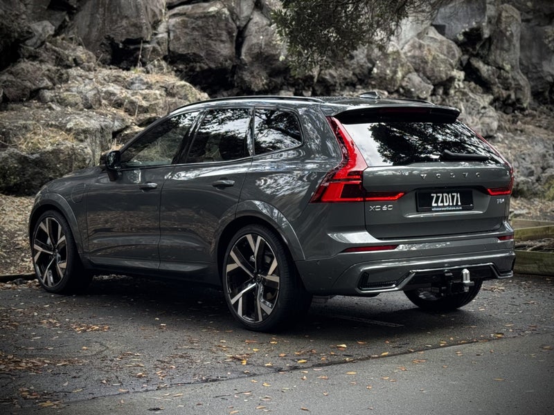 2026 Volvo XC60 T8 Ultra Plug-in Hybrid image 4