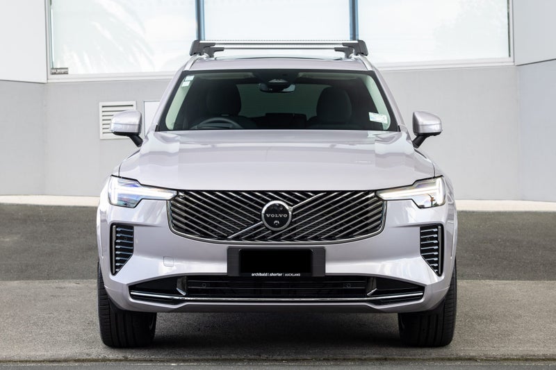 2026 Volvo XC90 B5 AWD Plus image 3