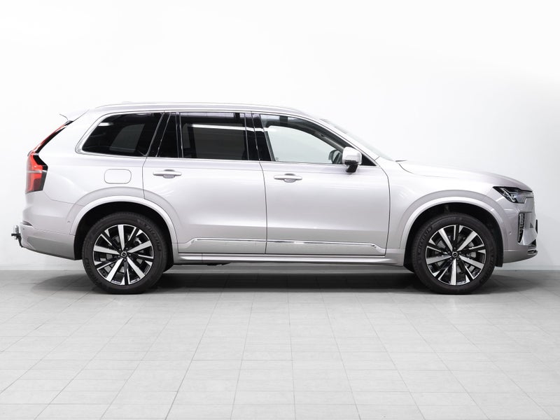 2026 Volvo XC90 B5 AWD Plus image 3