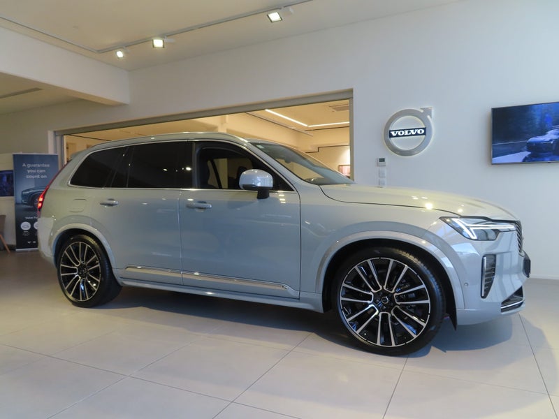 2026 Volvo XC90 B5 AWD Ultra Bright image 2
