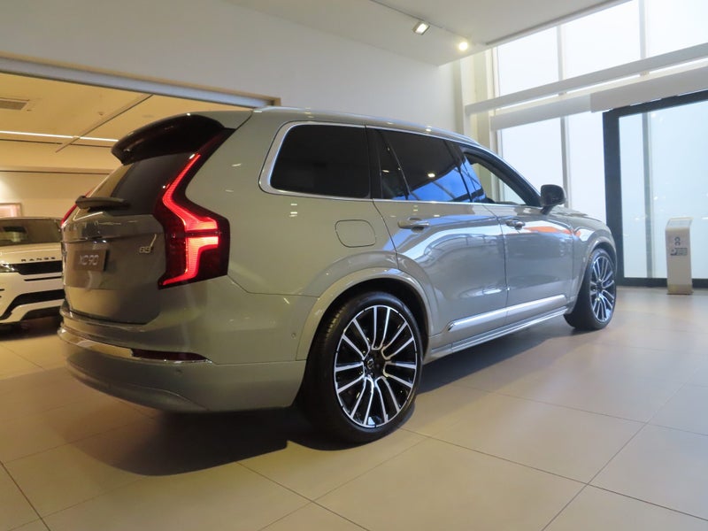 2026 Volvo XC90 B5 AWD Ultra Bright image 3