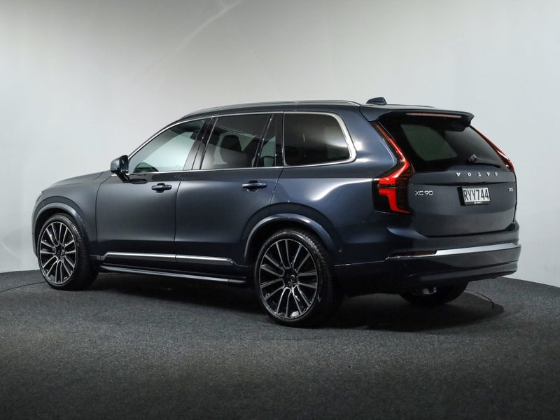 2026 Volvo XC90 B5 AWD ULTRA BRIGHT image 2