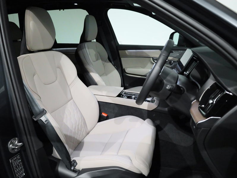 2026 Volvo XC90 B5 AWD ULTRA BRIGHT image 4