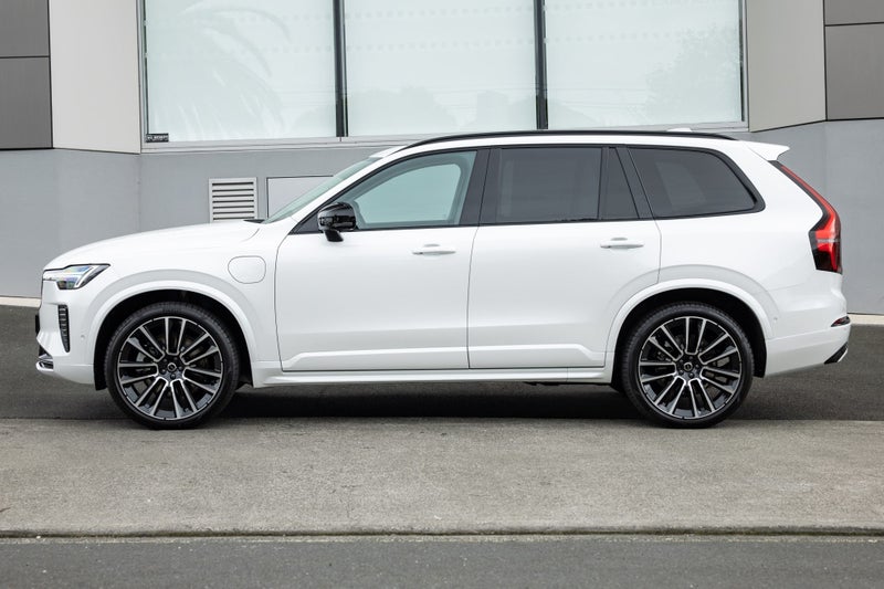 2026 Volvo XC90 T8 Ultra Plug-in Hybrid image 5