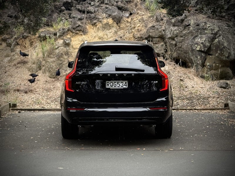 2026 Volvo XC90 T8 Ultra Plug-in Hybrid image 3