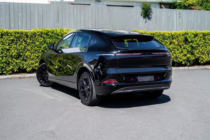 2026 XPENG G6 AWD Performance Black Edition image 3