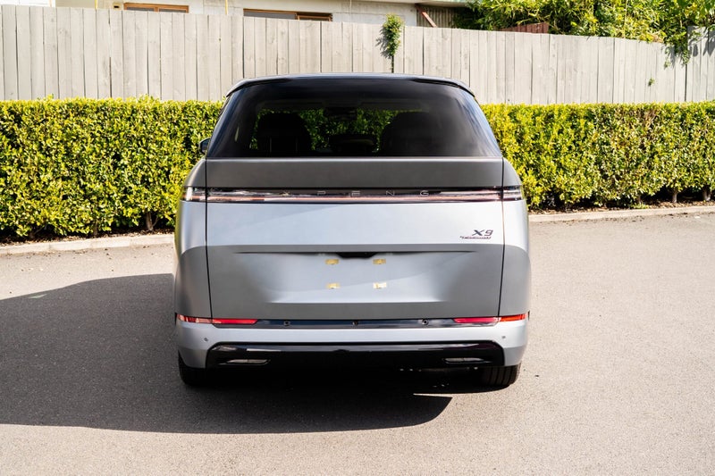 2026 XPENG X9 AWD Performance Long Range image 5