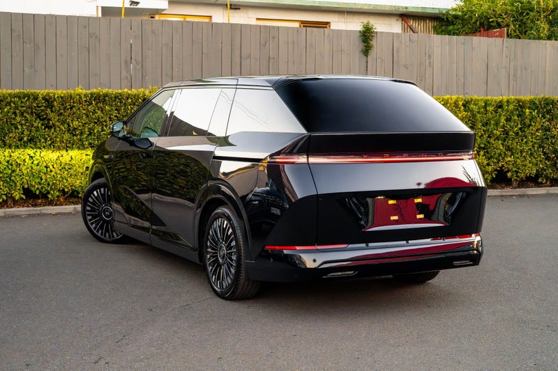2026 XPENG X9 FWD Standard Range image 3