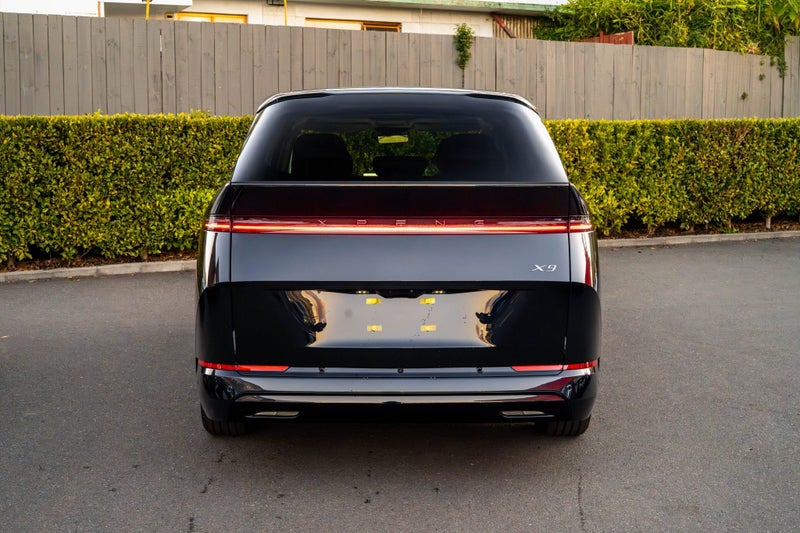 2026 XPENG X9 FWD Standard Range image 5