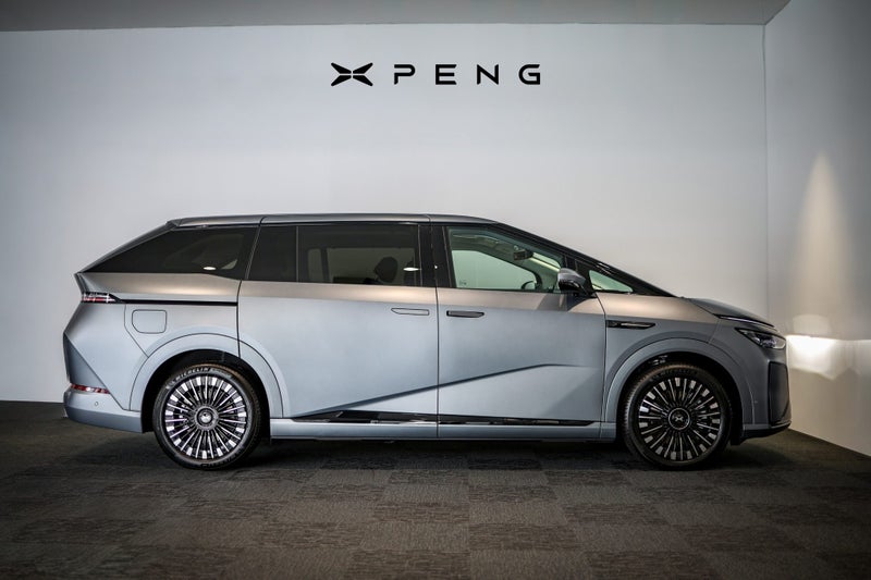 2026 XPENG X9 FWD Standard Range image 2